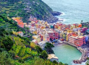 Vernazza town on mediterranean coast, Cinque Terre, Italy - GlobePhotos - royalty free stock images