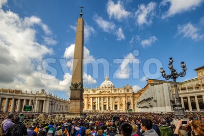 Prayers in fron of St Peter's Basilica, Vatican City Stock Photo